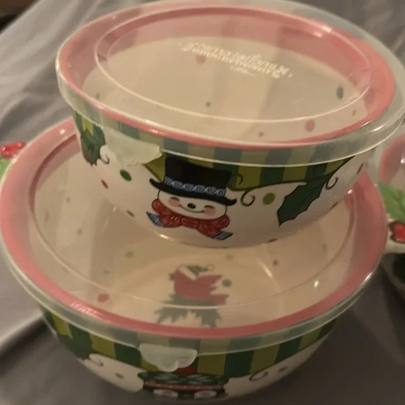 Temptations Christmas 4 Mixing Bowls Winter Whimsy Nesting Bowl Set - Picture 13 of 16